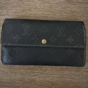 Louis Vuitton Sarah Brown/Tan Monogram Wallet